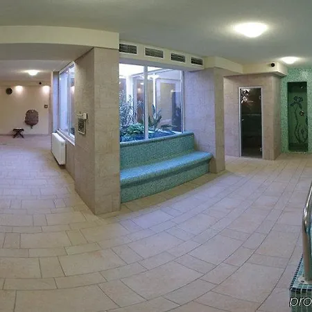 Elizabeth Hotel 