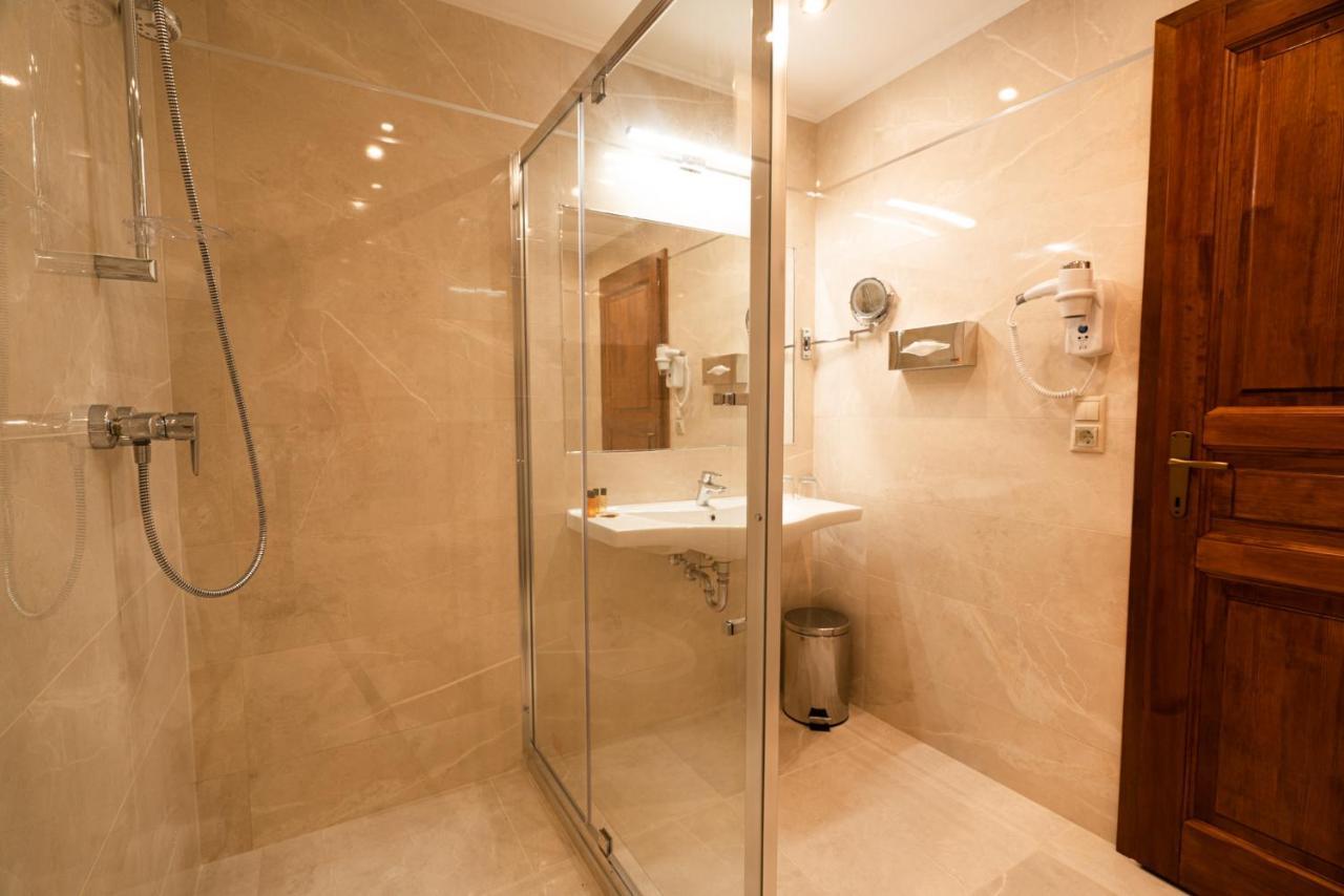 Elizabeth Hotel 4*