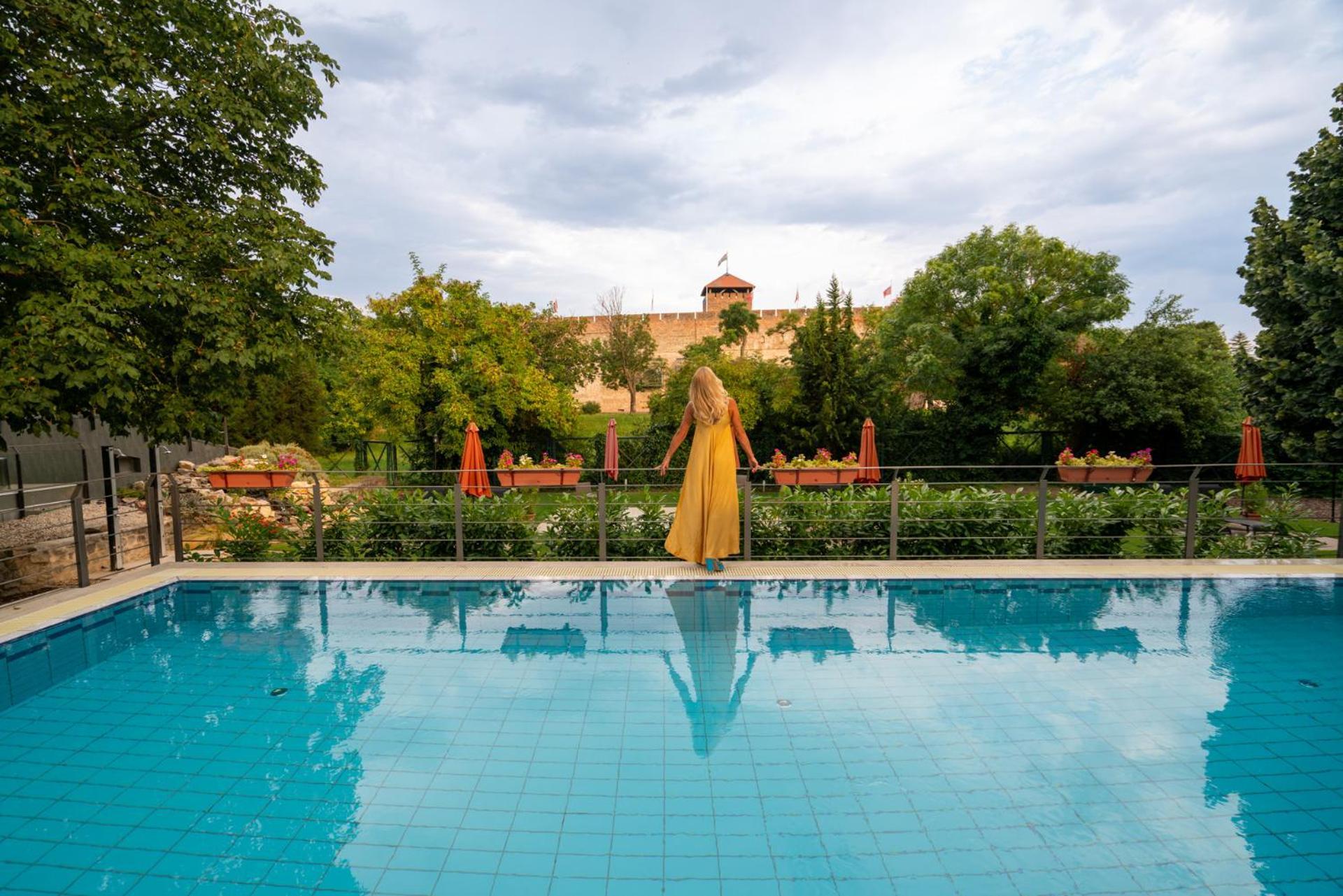 Elizabeth 4* Gyula