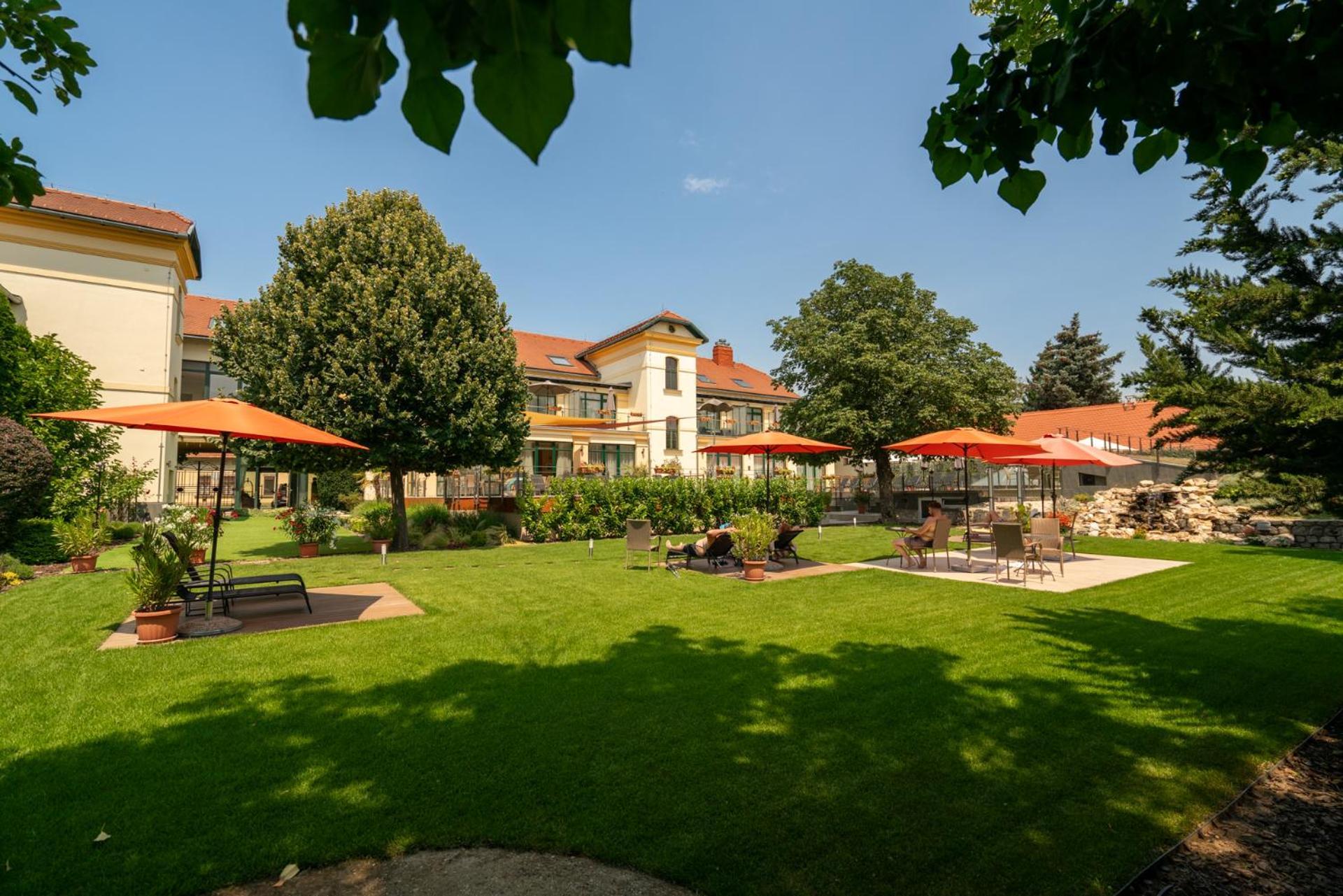 Elizabeth Hotel 4*