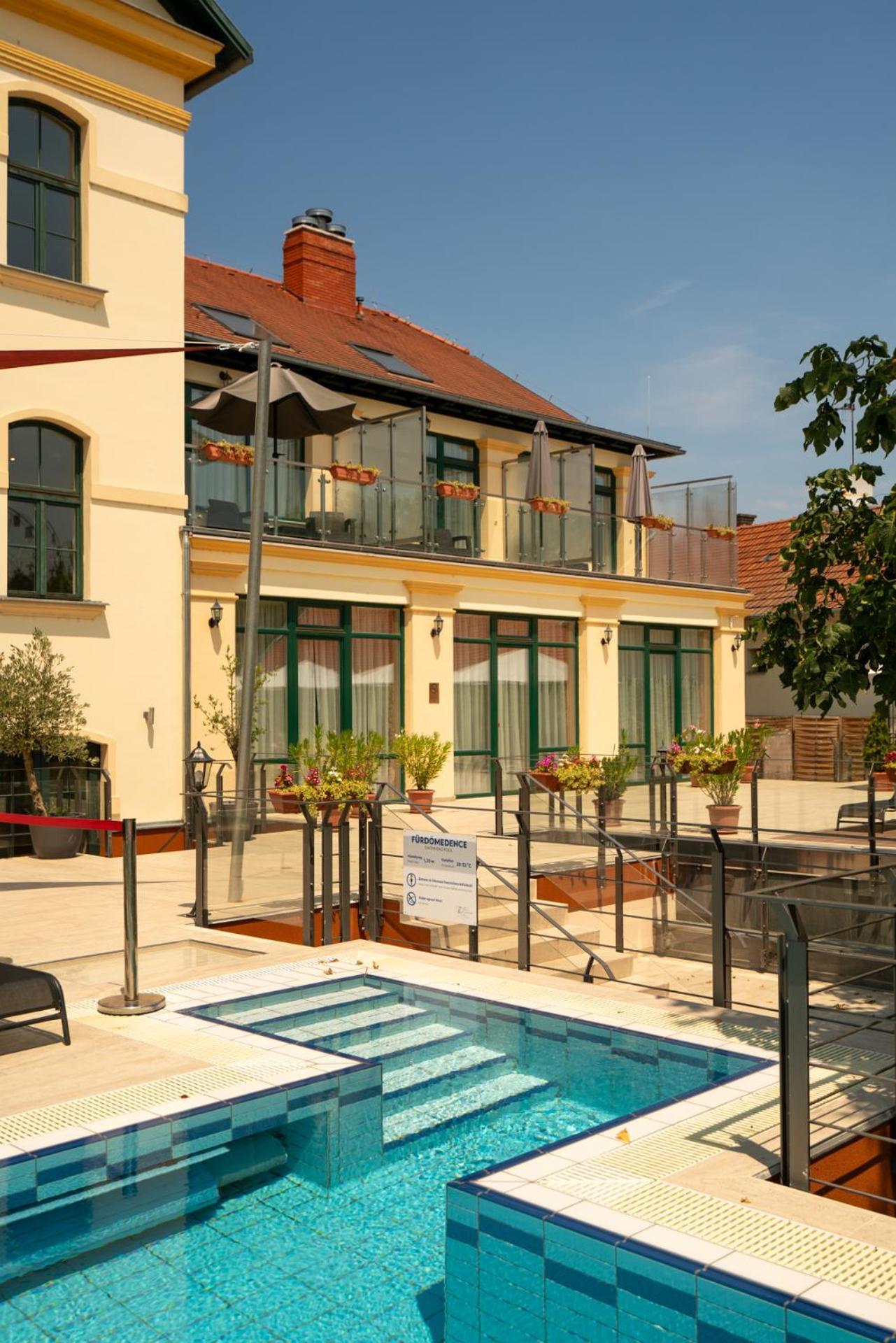 Elizabeth Hotel