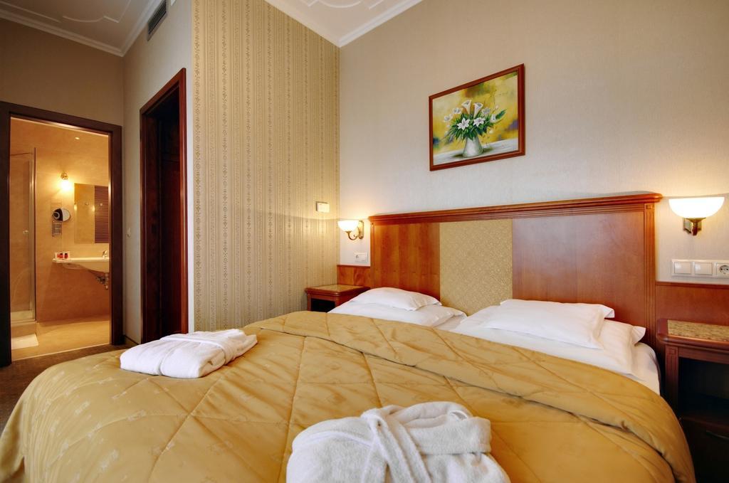 Elizabeth Hotel 4*